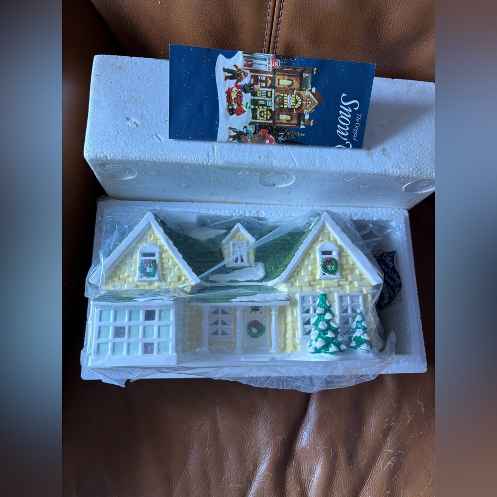 NEVER USED! Dept. 56 Snow Village “Nantucket Renovation” 1993 Limited Ed.